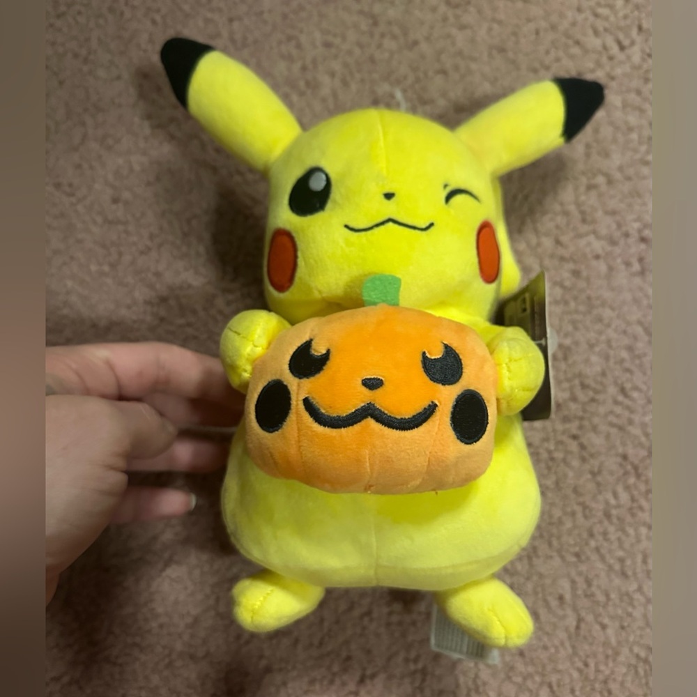 Pokemon 8” Pikachu Holding Pumpkin Plush Licensed Authentic Halloween RARE Spot